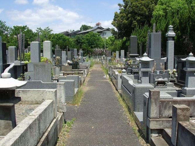 栄町墓地